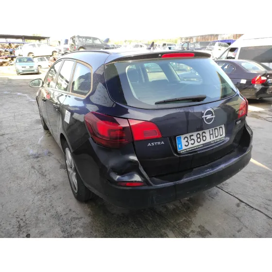 OPEL ASTRA J SPORTS TOURER '2011 1.7 16V CDTI NEGRO