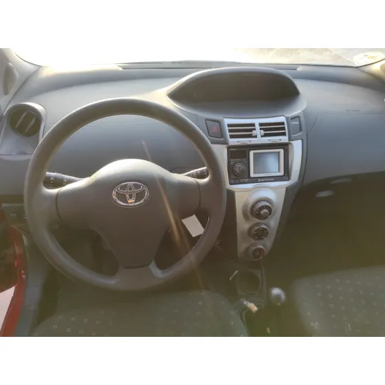 TOYOTA YARIS '2008 * ROJO