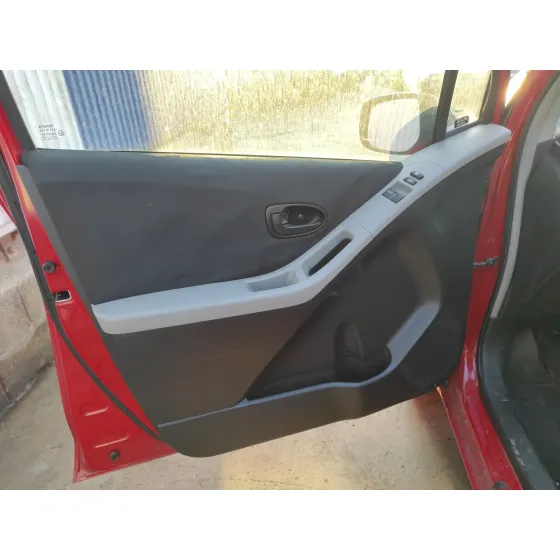 TOYOTA YARIS '2008 * ROJO