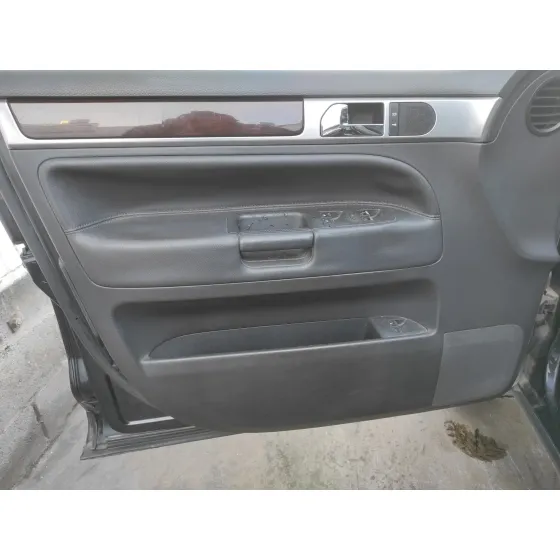 VOLKSWAGEN TOUAREG (7LA) '2004 2.5 TDI NEGRO