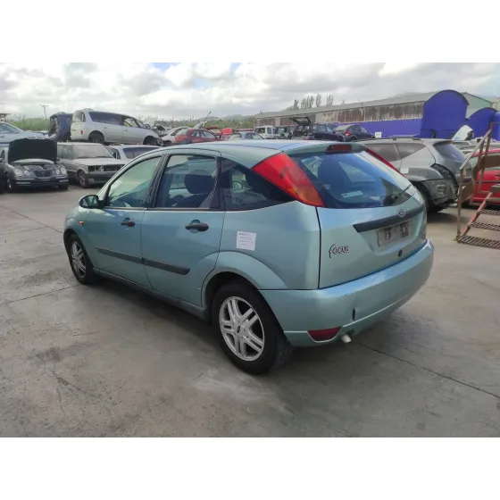 FORD FOCUS BERLINA (CAK) '2001 * CELESTE