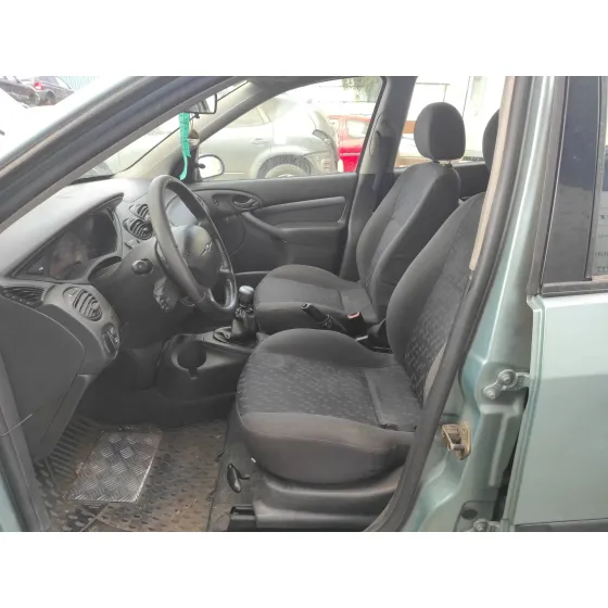 FORD FOCUS BERLINA (CAK) '2001 * CELESTE
