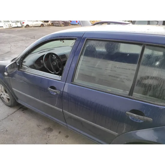 VOLKSWAGEN GOLF IV BERLINA (1J1) '2006 1.9 TDI AZUL MARINO