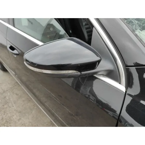 VOLKSWAGEN PASSAT VARIANT (365) '2012 2.0 TDI DPF NEGRO