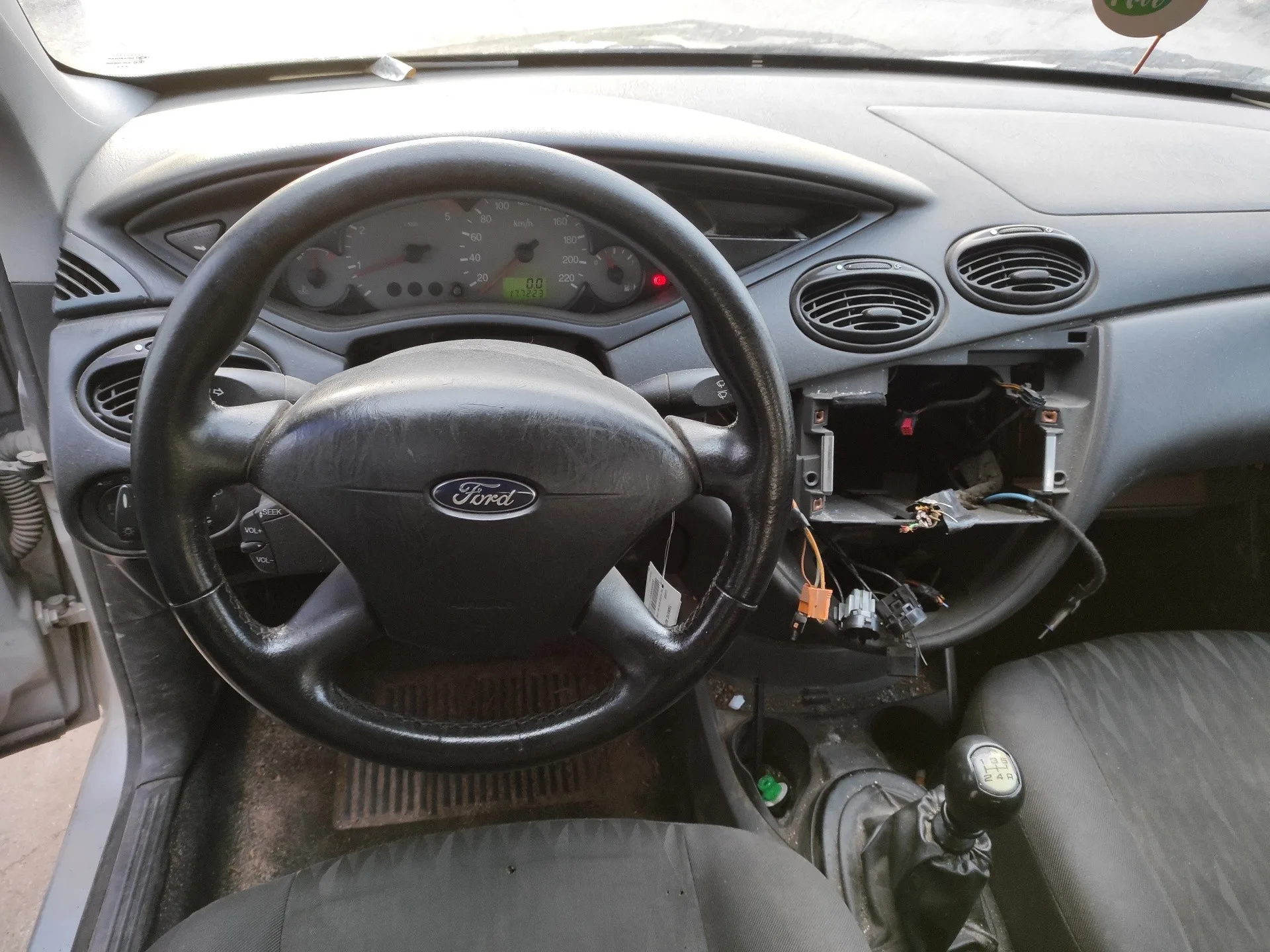 FORD FOCUS BERLINA (CAK) '2003 * GRIS