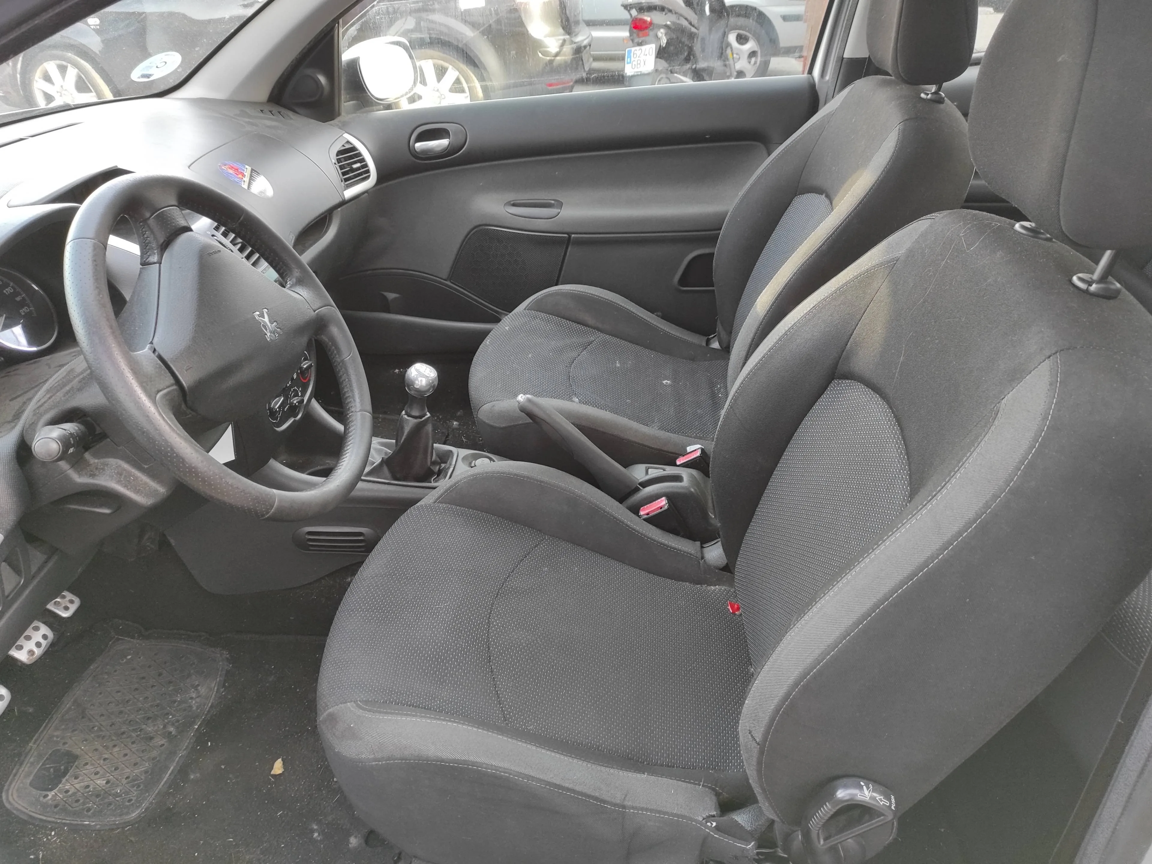 PEUGEOT 206+ '2011 BASICO PLATA