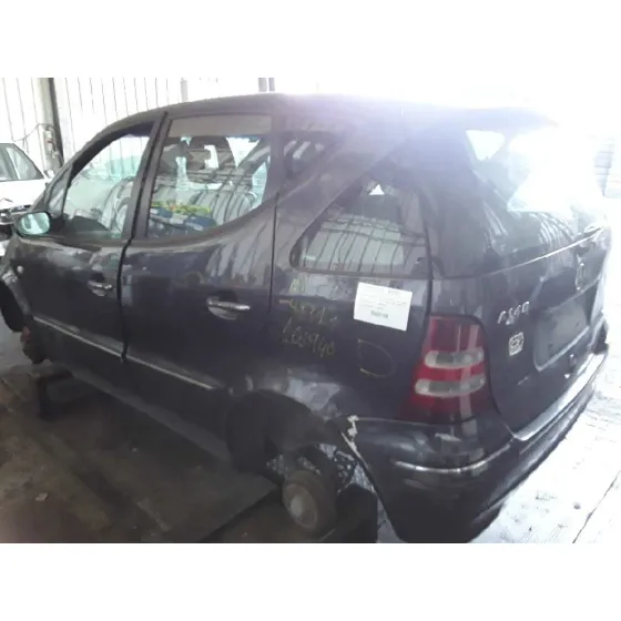 MERCEDES CLASE A (W168) '2002 1.4 CAT NEGRO