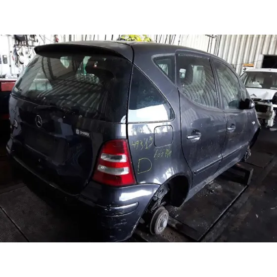 MERCEDES CLASE A (W168) '2002 1.4 CAT NEGRO