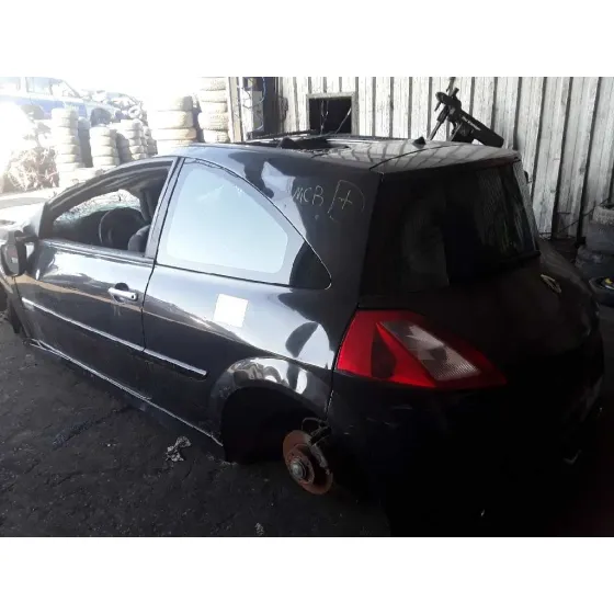 RENAULT MEGANE II BERLINA 3P '2004 * NEGRO