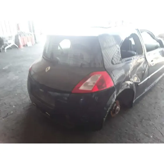 RENAULT MEGANE II BERLINA 3P '2004 * NEGRO