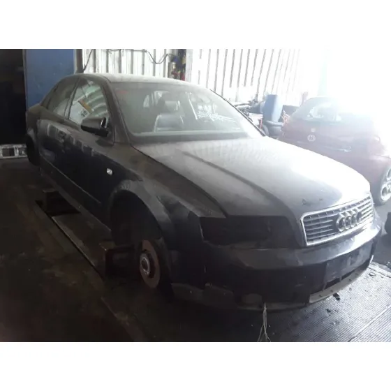 AUDI A4 BERLINA (8E) '2002 2.5 V6 24V TDI NEGRO