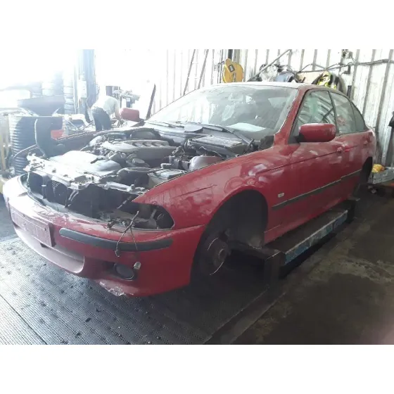 BMW SERIE 5 BERLINA (E39) '2001 3.0 24V TURBODIESEL CAT ROJO