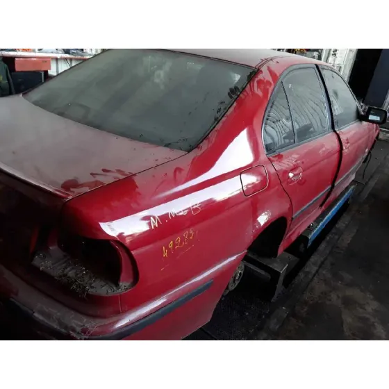 BMW SERIE 5 BERLINA (E39) '2001 3.0 24V TURBODIESEL CAT ROJO