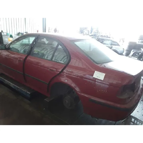 BMW SERIE 5 BERLINA (E39) '2001 3.0 24V TURBODIESEL CAT ROJO