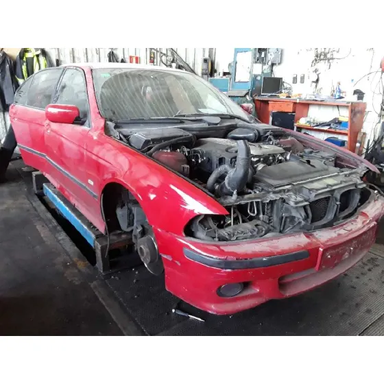 BMW SERIE 5 BERLINA (E39) '2001 3.0 24V TURBODIESEL CAT ROJO