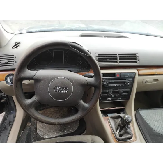 AUDI A4 AVANT (8E) '2002 1.9 TDI NEGRO