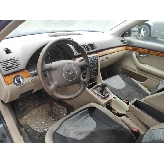 AUDI A4 AVANT (8E) '2002 1.9 TDI NEGRO