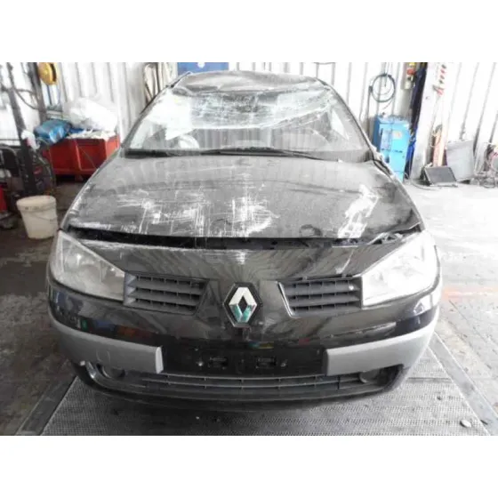 RENAULT MEGANE II BERLINA 3P '2002 1.4 16V NEGRO