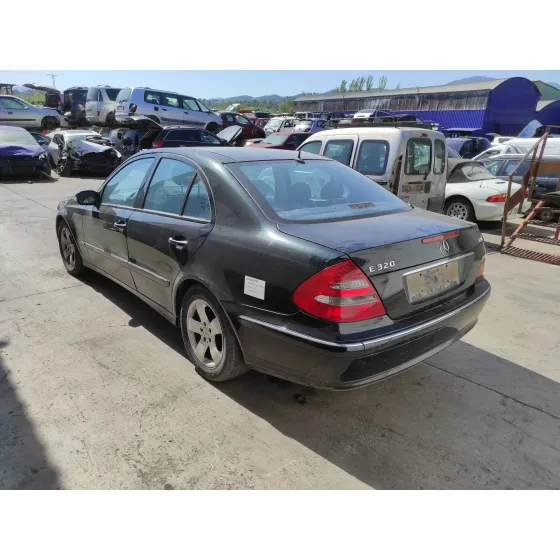 MERCEDES CLASE E (W211) BERLINA '2005 3.2 CDI CAT NEGRO