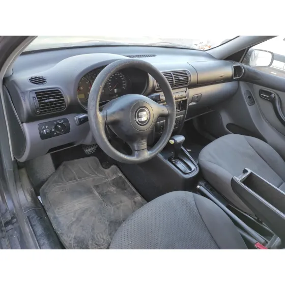 SEAT LEON (1M1) '2002 * NEGRO