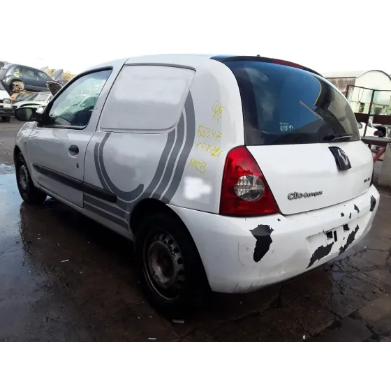 RENAULT CLIO II FASE II (B/CB0) '2007 1.5 DCI DIESEL BLANCO