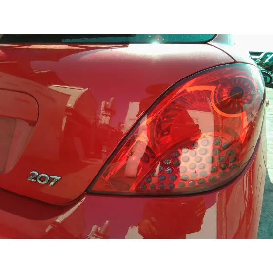 PEUGEOT 207 '2008 1.6 16V HDI ROJO