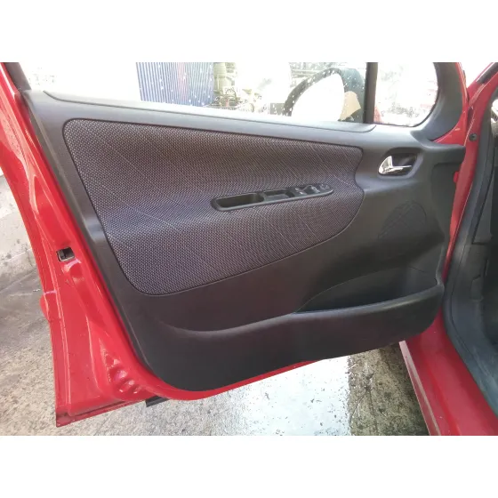 PEUGEOT 207 '2008 1.6 16V HDI ROJO