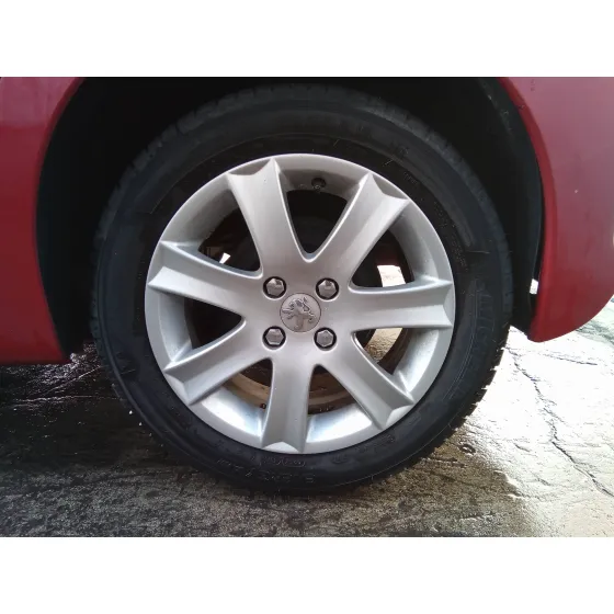 PEUGEOT 207 '2008 1.6 16V HDI ROJO