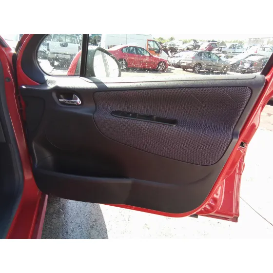 PEUGEOT 207 '2008 1.6 16V HDI ROJO