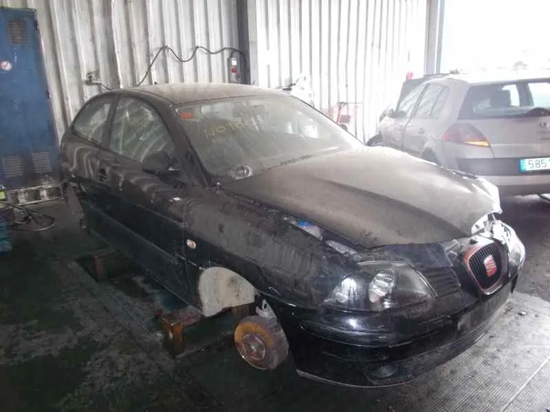 SEAT IBIZA (6L1) SEAT IBIZA (6L1) '2005 1.4 16V NEGRO 2002