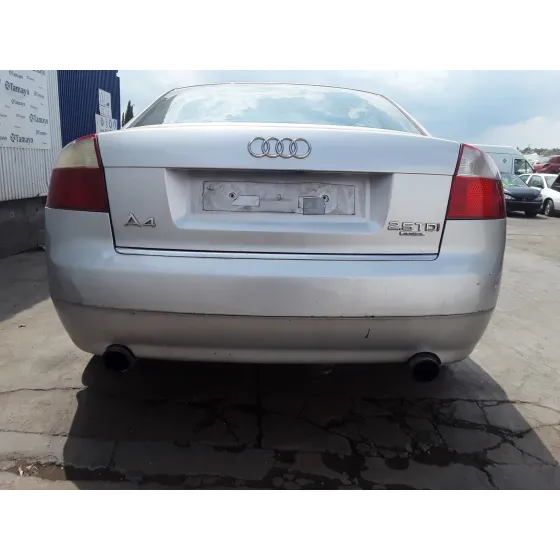 AUDI A4 BERLINA (8E) '2001 2.5 V6 24V TDI PLATA