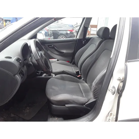 SEAT LEON (1M1) '2002 * BLANCO