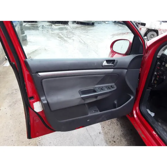 VOLKSWAGEN GOLF V BERLINA (1K1) '2006 2.0 TDI ROJO