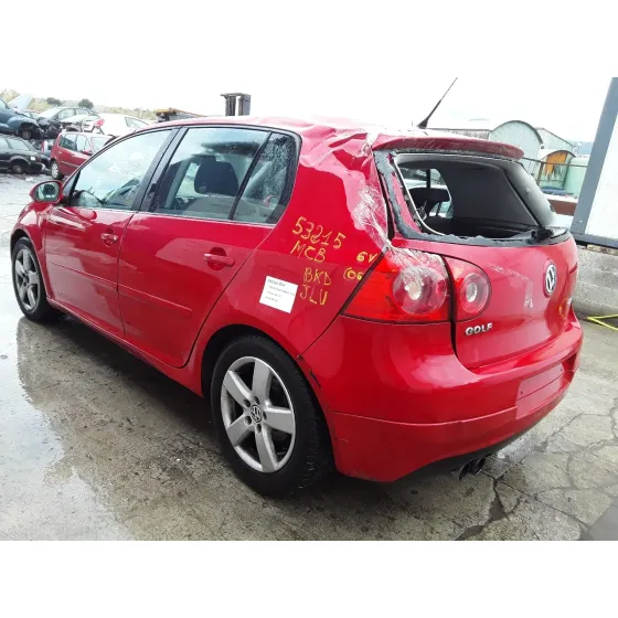 VOLKSWAGEN GOLF V BERLINA (1K1) '2006 2.0 TDI ROJO