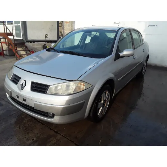 RENAULT MEGANE II CLASSIC BERLINA '2005 1.6 16V PLATA