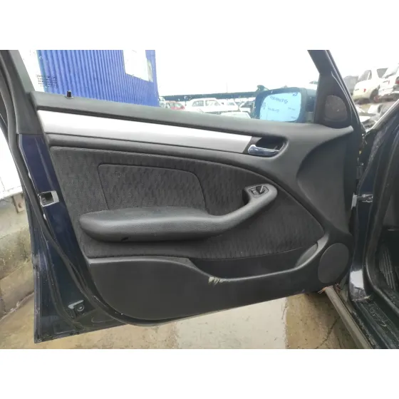 BMW SERIE 3 BERLINA (E46) '2001 2.0 16V DIESEL CAT AZUL MARINO