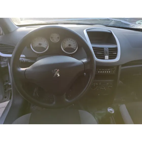 PEUGEOT 207 '2006 1.4 PLATA