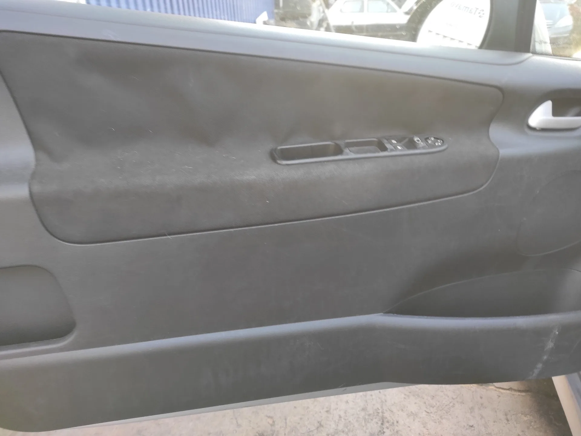 PEUGEOT 207 '2006 1.4 PLATA