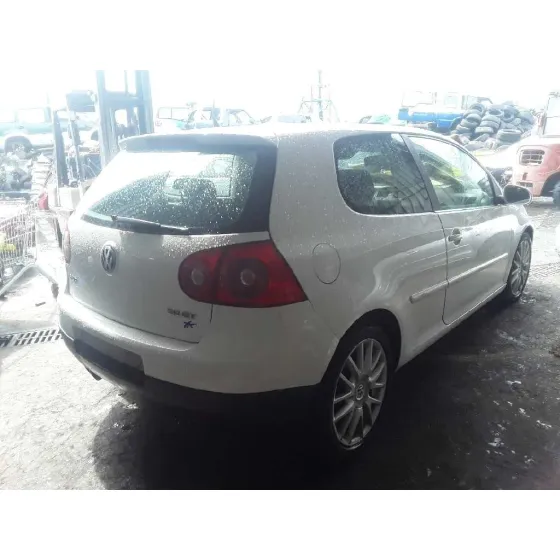 VOLKSWAGEN GOLF V BERLINA (1K1) '2008 2.0 TDI DPF BLANCO