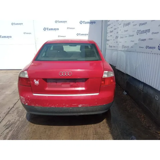 AUDI A4 BERLINA (8E) '2001 1.9 TDI ROJO