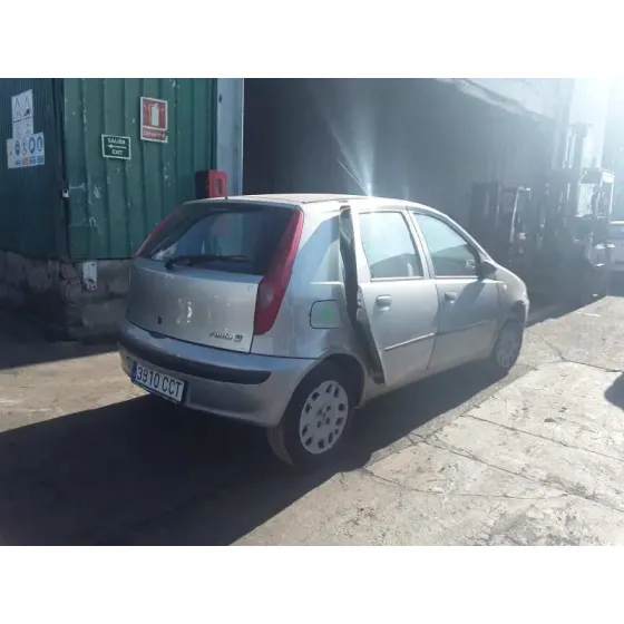 FIAT PUNTO BERLINA (188) '2002 1.2 8V ACTIVE PLATA