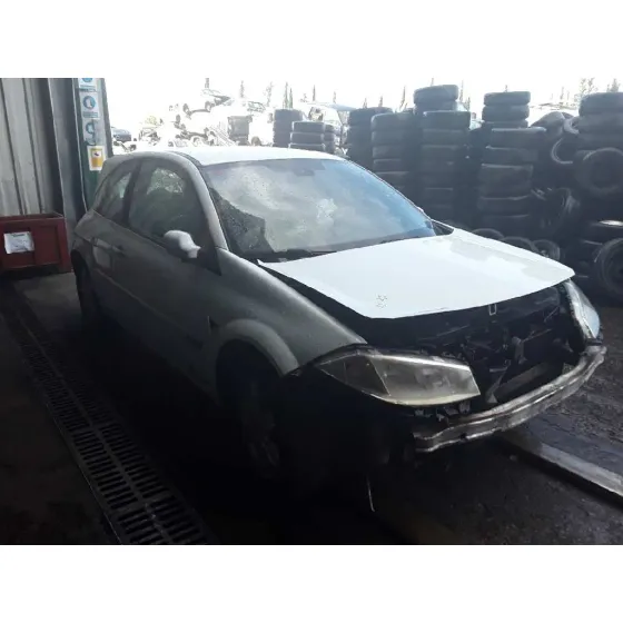 RENAULT MEGANE II BERLINA 5P '2003 1.9 DCI DIESEL BLANCO