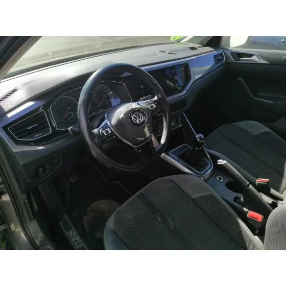 VOLKSWAGEN POLO '2018 1.0 TSI GRIS