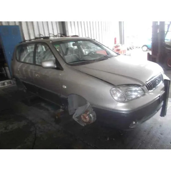KIA CARENS '2002 1.8 CAT GRIS CLARO