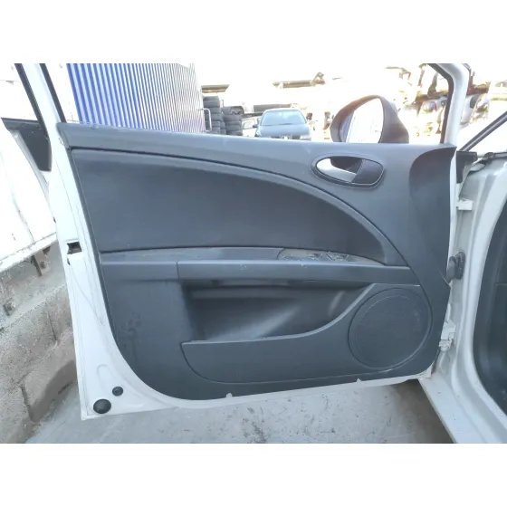 SEAT LEON (1P1) '2012 2.0 TDI BLANCO