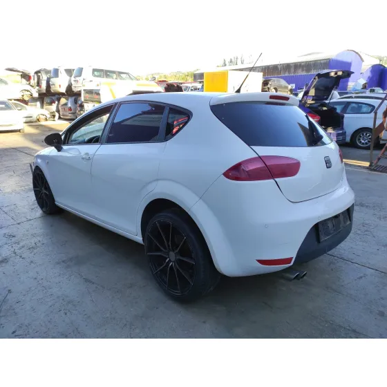 SEAT LEON (1P1) '2012 2.0 TDI BLANCO