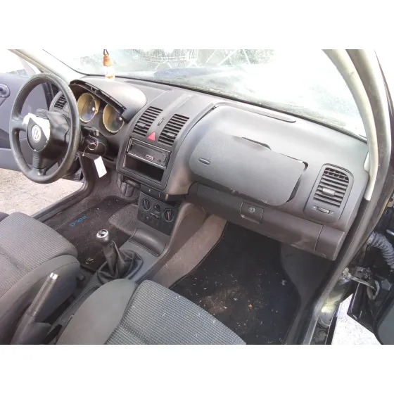 VOLKSWAGEN POLO BERLINA (6N2) '2000 1.4 NEGRO