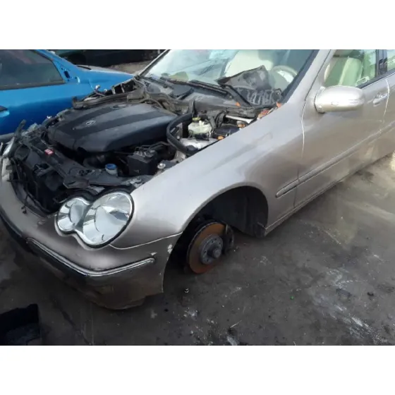 MERCEDES CLASE C (W203) BERLINA '2005 2.2 CDI CAT DORADO