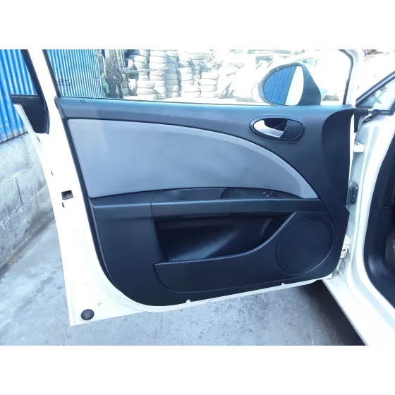 SEAT LEON (1P1) '2011 *