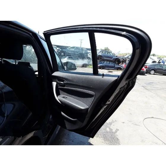 BMW SERIE 1 LIM. (F20/F21) '2015 2.0 16V TURBODIESEL NEGRO
